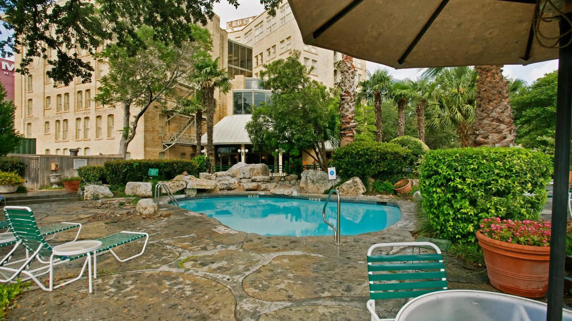 4 Historic Hotels in San Antonio's Downtown Riverwalk