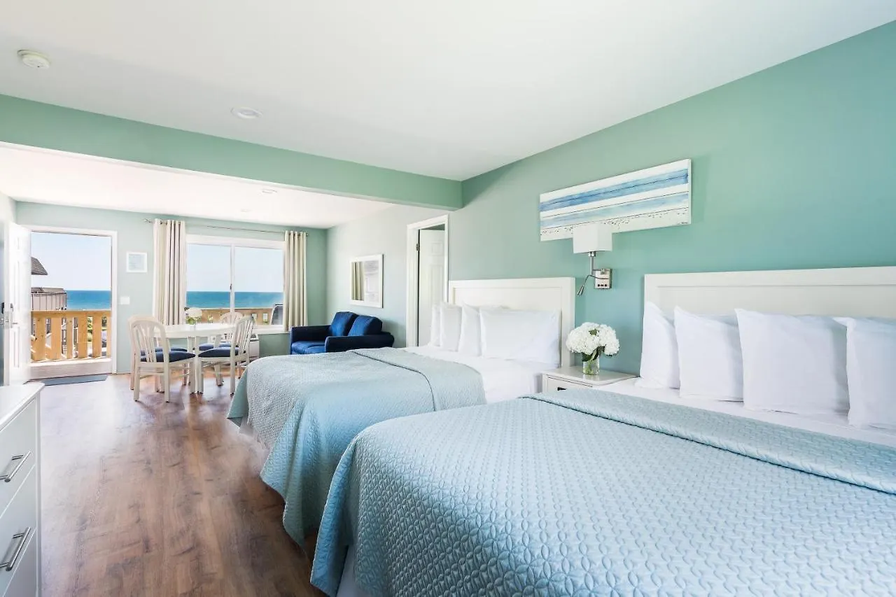 Where to Stay Near Hither Woods Preserve: 6 Central Hotels